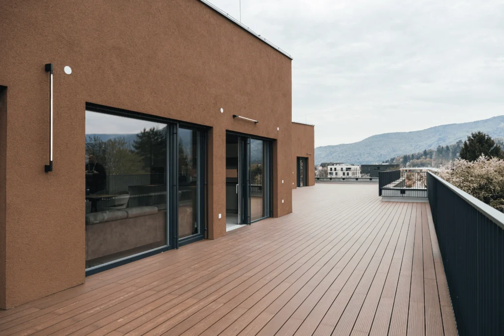 Pogled na terase obeh penthouse apartmajev Viva Rooftop